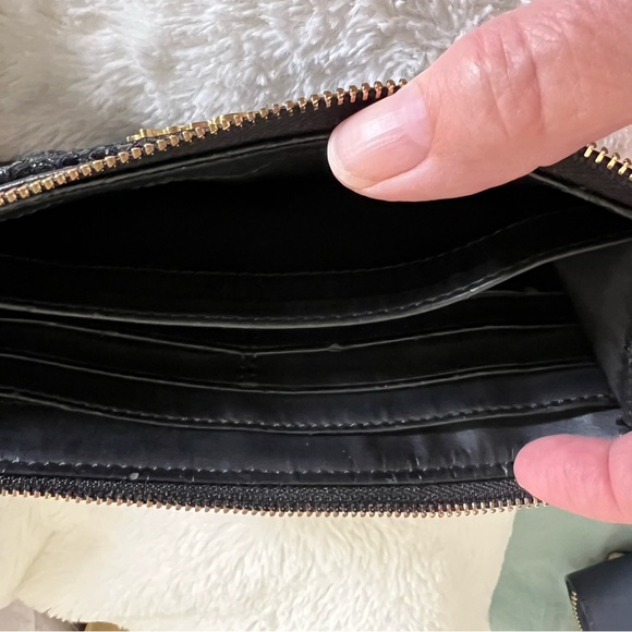 Coach wristlet - Picture 3 of 7